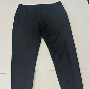Splendid Coated Leggings in Black - Size S.‎